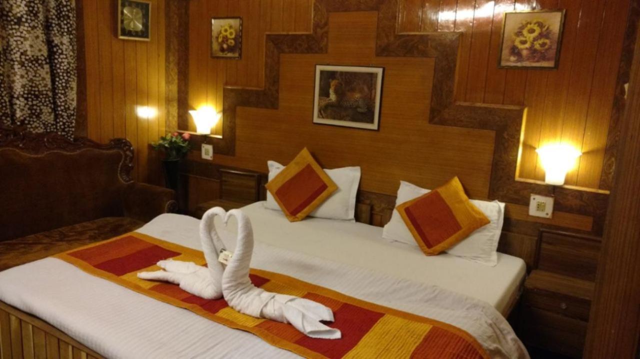 Goroomgo Ankur Lake View Mall Road Nainital - Prime Location With Luxury Room Екстериор снимка